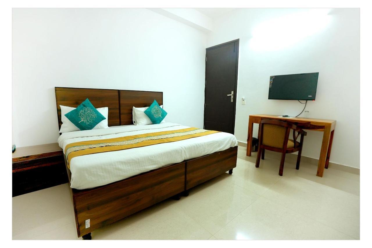 Gupta Residency Near Ajnara Heritage Noida Exterior foto
